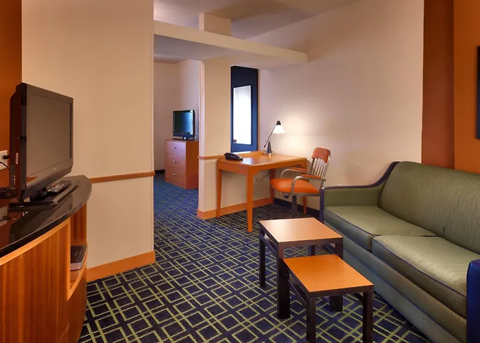 Hotel Fairfield And By Marriott 3*
