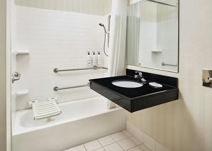 Fairfield And By Marriott 3*