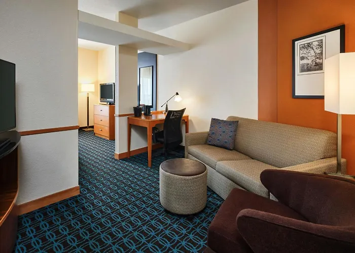 Fairfield And By Marriott 3*