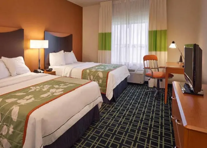 Hotel Fairfield And By Marriott